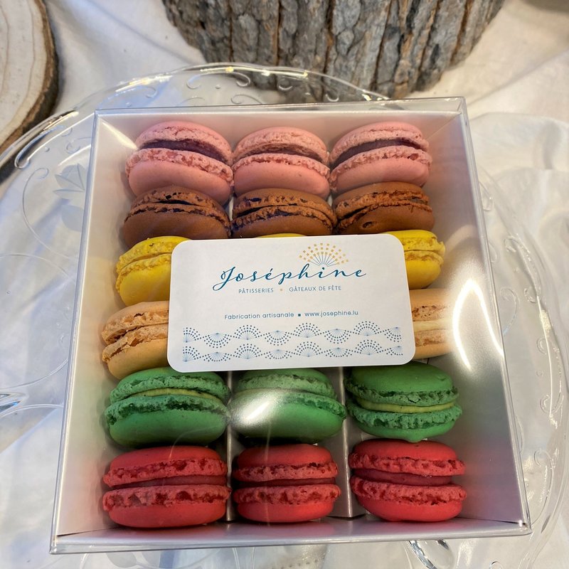 Macaroons - box of 18 pieces
